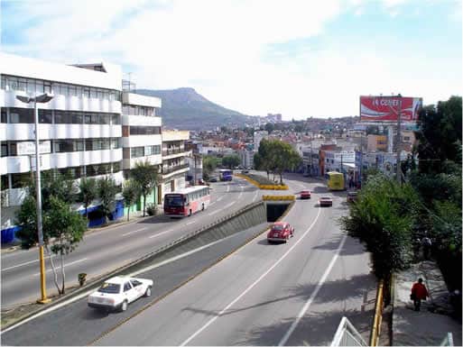 Entrada de vehiculos por el bulevar López Mateos, a la altura de la Secundaria Técnica Número 1 Entrada de vehiculos por el bulevar López Mateos, a la altura de la Secundaria Técnica Número 1