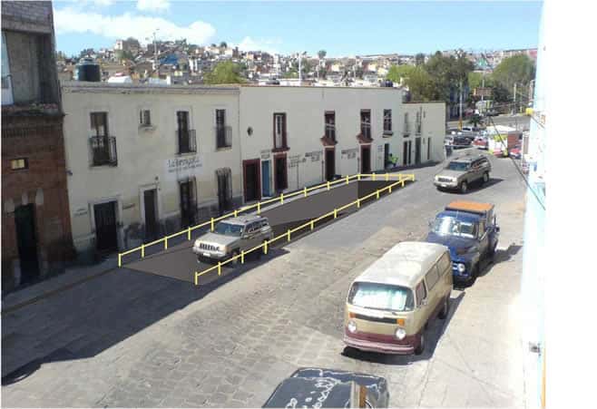 Salida de los vehículos por la avenida Insurgentes Salida de los vehículos por la avenida Insurgentes