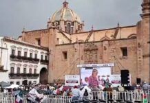 Lluvia deja vacía Plaza de Armas durante mensaje de Sheinbaum