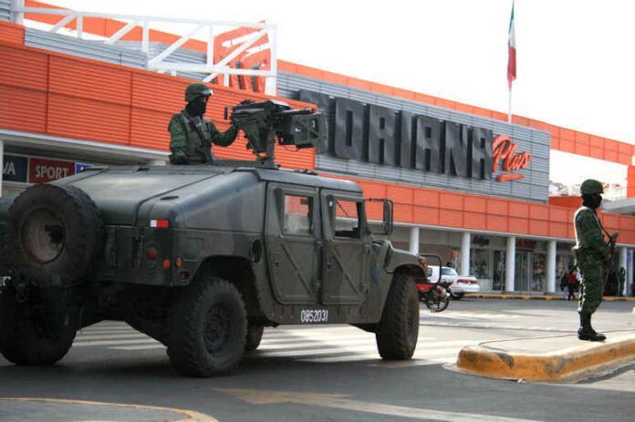 Fuerte movilización de militares. Fuerte movilización de militares.