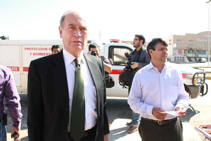 Al lugar de los hechos acudieron el director de Protección Civil del Estado, Antonio de la Torre del Río, y el secretario de Gobierno del Estado, Esaú Hernández Herrera.