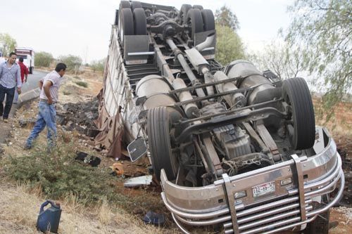 accidente-volcadura-zacatecas4