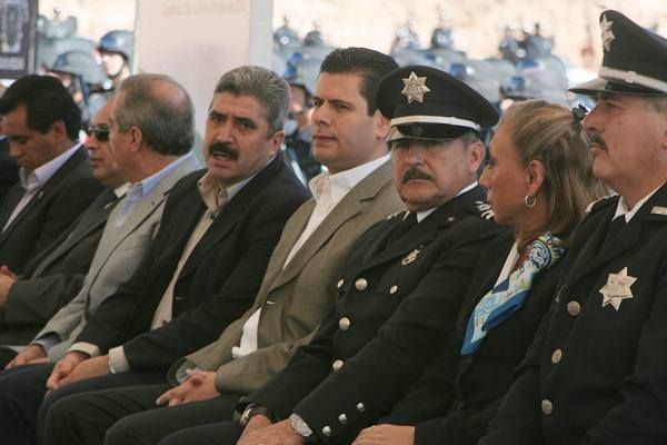 entrega-de-equipo-policias-2