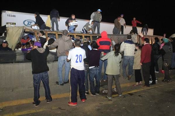 trailer-volcado-cervezas-6