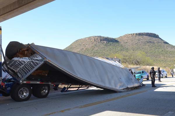 accidente-trailer-camion-3
