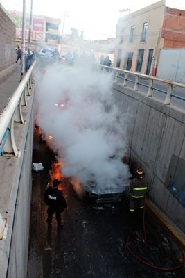 auto-incendiado-3