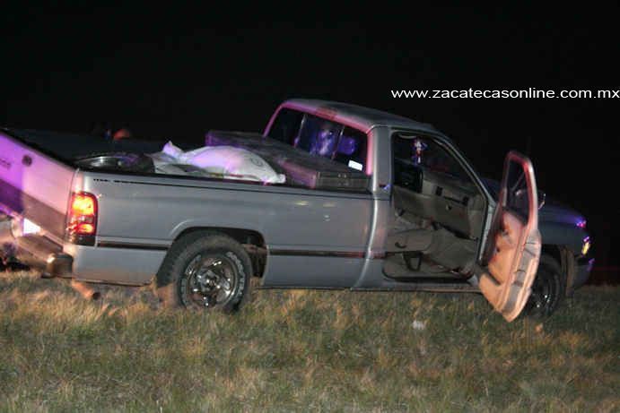 La camioneta en que viajaba la menor. La camioneta en que viajaba la menor.