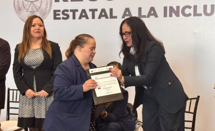 reconocimiento-ana-victoria-4