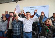 Rodrigo Reyes se registra en Morena en la carrera por la capital