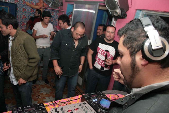 huracanzote_noche-electronicaom9-d5f