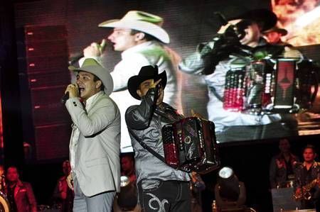 julion-alvarez-3