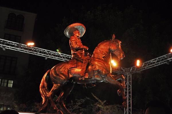 estatua-antonio-aguilar-6