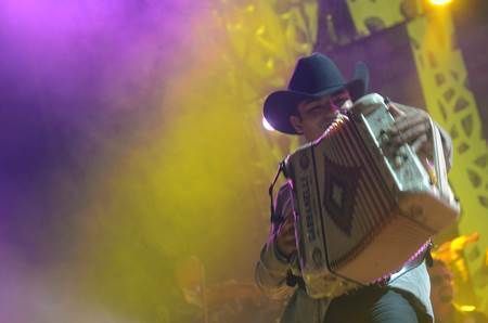 pepe-aguilar-22