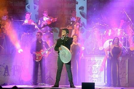 pepe-aguilar-77