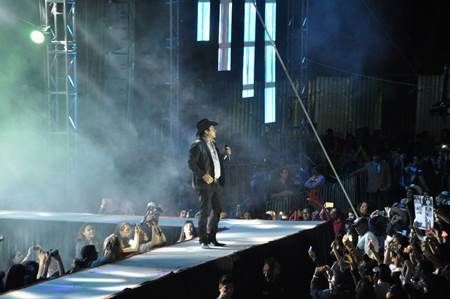 julion-alvarez-3