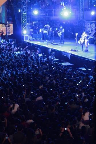 alejandra-guzman-moderatto-fenaza-2011-12