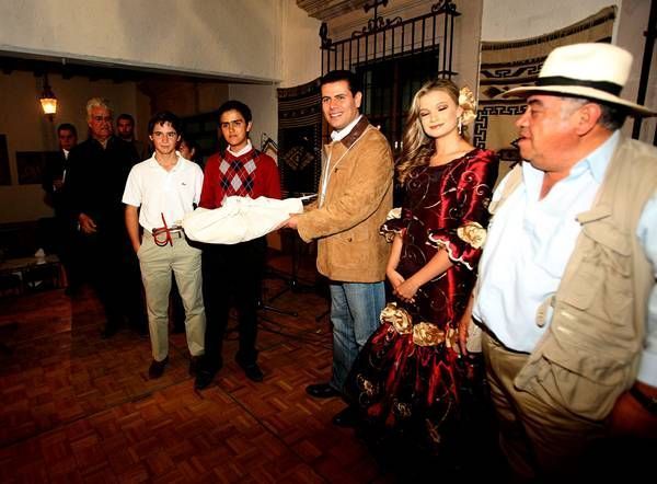 escapulario-plata-miguel-alonso-1