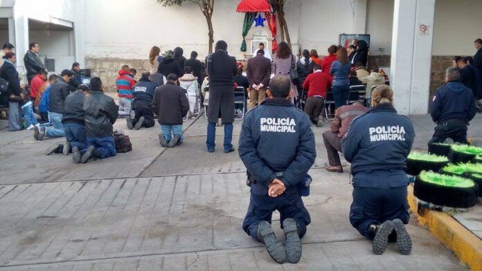 policias-virgen-1 policias-virgen-1