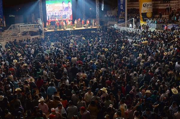 baile-universitario-1