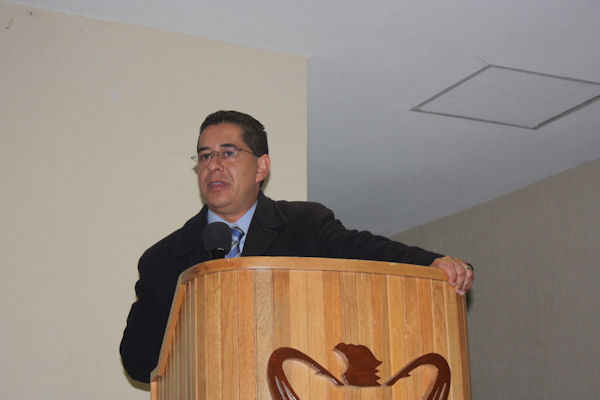 Alfresdo salazar, director de Ciencias de la salud, confió en que la Escuela de Invierno se institucionalice.