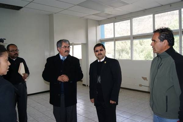 El rector acudió para entregar las instalaciones El rector acudió para entregar las instalaciones