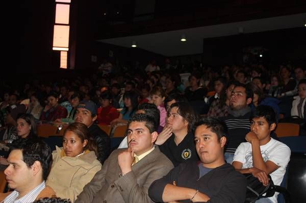 El auditorio se llenó de alumnos