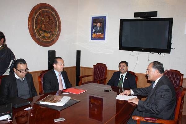 Acudieron representantes de Santander