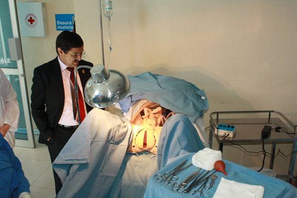 El rector Francisco Javier Domínguez estuvo en el lugar