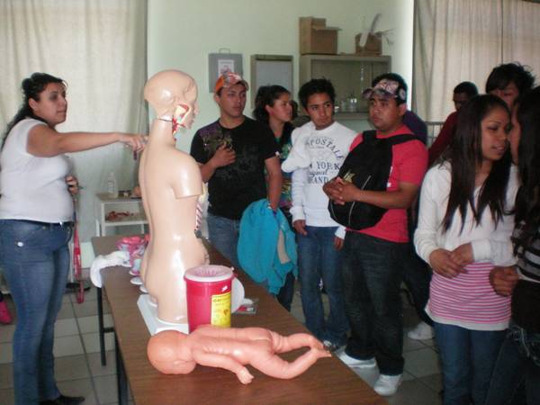 Estudiantes y docentes del Campus Jalpa de la UAZ realizaron una intensa actividad de promoción y difusión. Estudiantes y docentes del Campus Jalpa de la UAZ realizaron una intensa actividad de promoción y difusión.