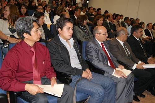 Alumnos del pgorama y docentes estuvieron en el acto