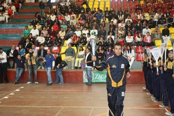 Diego Alberto Borrego encendió el fuego simbólico