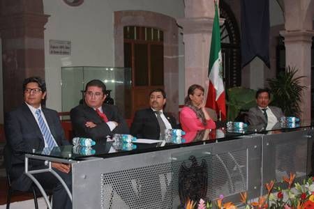 conferencia-embajador-vietnam