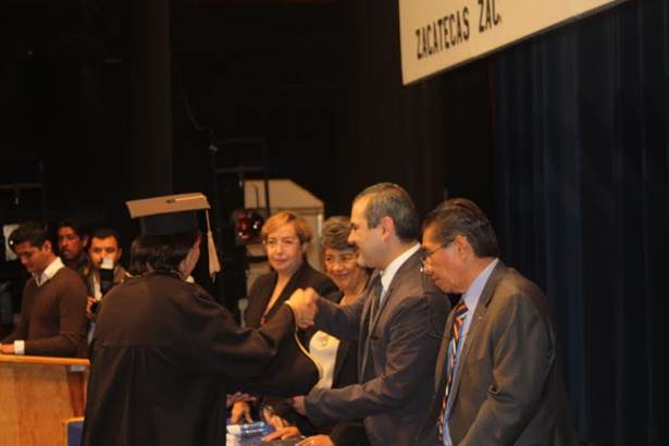 graduacion-odontologia-1 graduacion-odontologia-1