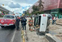 Vuelca Robust frente a presidencia municipal