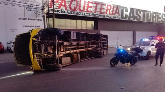 vuelca-camion-urbano